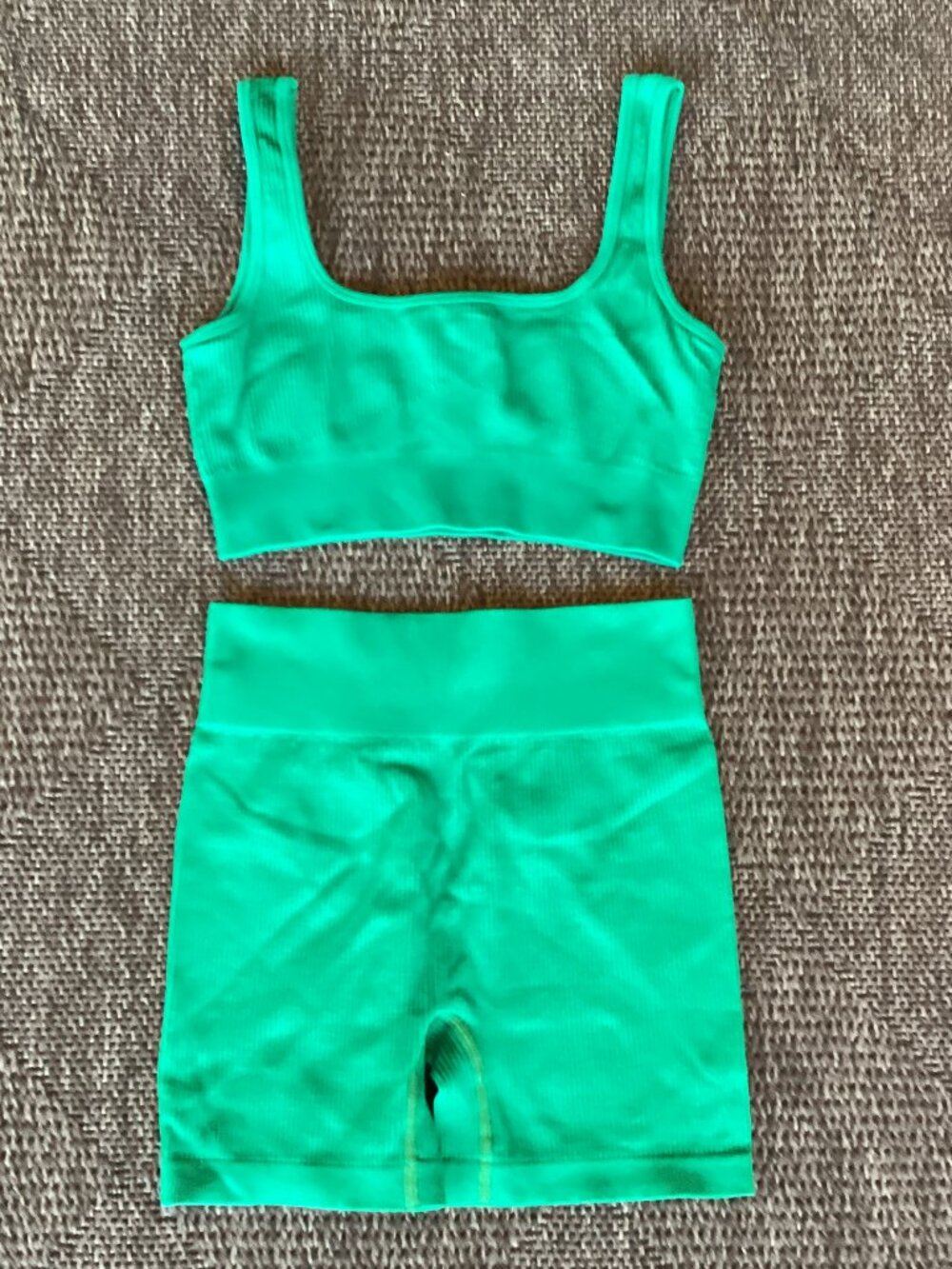 Bundle of 2 - Unbranded Green Sports Bra and Bike Shorts Set - Medium